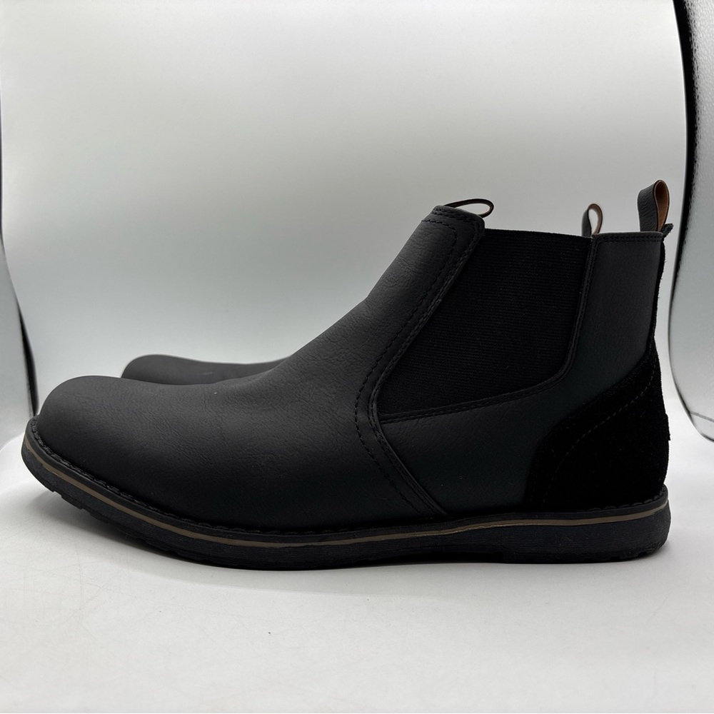 IZOD Lucas Men’s Black Memory Foam Pull-On Size 13 1413016 Chukka Boots NIB